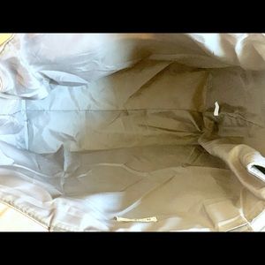 Neiman Marcus Bags - NEIMAN MARCUS EUC Expandable Platinum Tote Neiman Marcus Bags - NEIMAN MARCUS EUC Expandable Platinum Tote